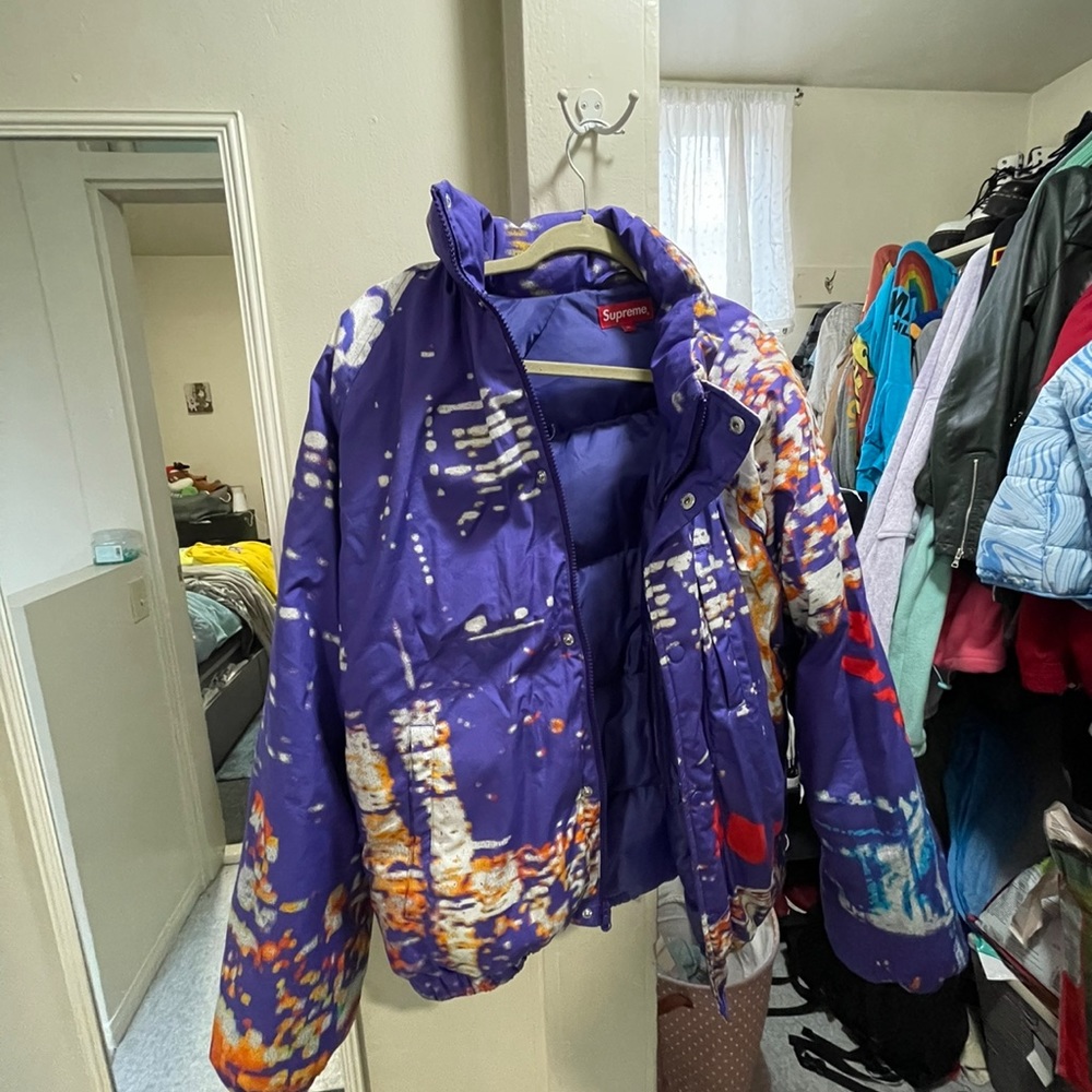 Make an offer! Supreme city lights puffer jacket purple (RARE) 💜🏙